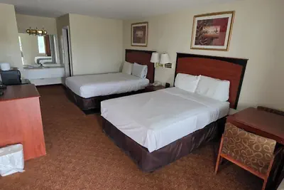 Photo 3 - DELUXE INN SHAMROCK
