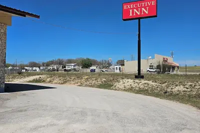 Photo 2 - Executive Inn