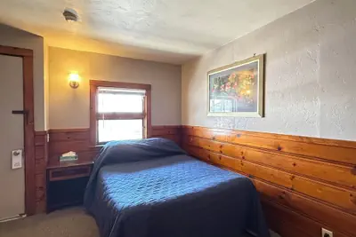 Photo 4 - Pineapple Inn