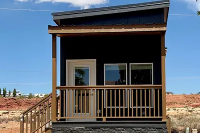 Photo 4 - Cozy Tiny Home 2 King Room Sleeps 4