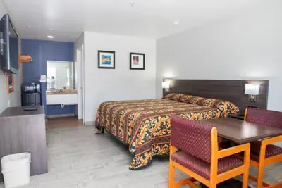 Photo 2 - Nogalitos Motel