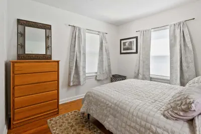 Photo 4 - Blue Bungalow - Close To Downtown & Autzen 2 Bedroom Home