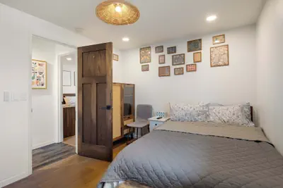 Photo 3 - Zen Den - 10 Minutes To Autzen & Downtown 2 Bedroom Home
