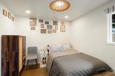 Photo 4 - Zen Den - 10 Minutes To Autzen & Downtown 2 Bedroom Home