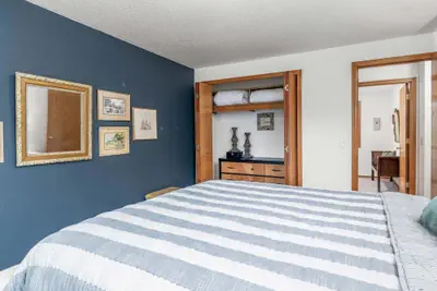 Photo 3 - Oakway Oasis - 6 Minutes To Autzen 4 Bedroom Home