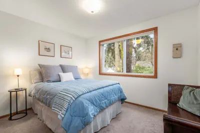 Photo 4 - Oakway Oasis - 6 Minutes To Autzen 4 Bedroom Home