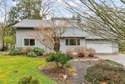 Photo 2 - Oakway Oasis - 6 Minutes To Autzen 4 Bedroom Home
