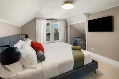 Photo 5 - Orchard Luxe - Modern Home In Walking Distance To Uo 3 Bedroom Home