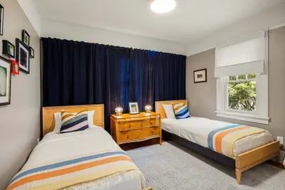Photo 3 - Orchard Luxe - Modern Home In Walking Distance To Uo 3 Bedroom Home