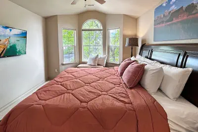 Photo 4 - Victorian Chateau Retreat 3 Bedroom Townhouse
