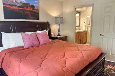 Photo 3 - Victorian Chateau Retreat 3 Bedroom Townhouse