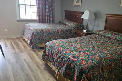 Photo 4 - DOVER INN