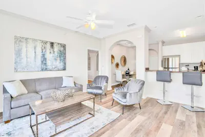 Photo 2 - Upstay Pet-friendly Condo With Pool