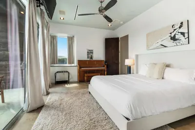 Photo 5 - Luxury 7BR Hill Country Gem With Barndominium