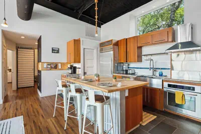 Photo 3 - Contemporary Country Style Gem w/ BBQ & Games Room