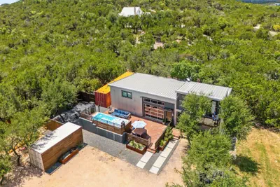Photo 5 - Contemporary Country Style Gem w/ BBQ & Games Room
