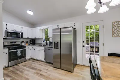 Photo 3 - Tranquil Hideaway Home - Pet-friendly