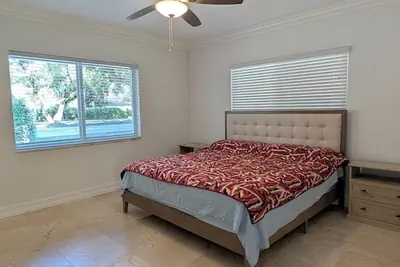 Photo 2 - Coral Gables Vacation House with Pool