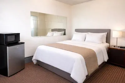Photo 5 - Budget INN
