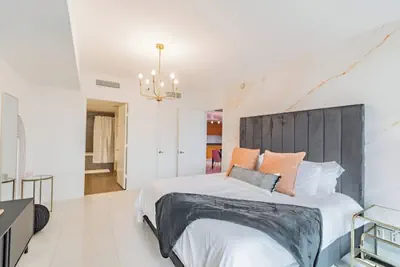 Photo 2 - The Brickell Suites - W Miami