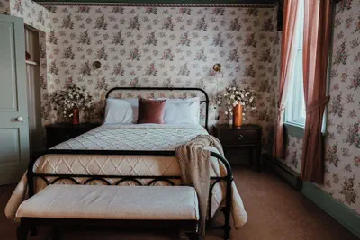 Photo 4 - Strassner Suites