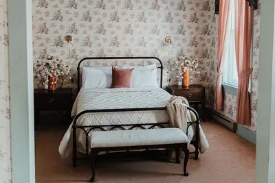 Photo 3 - Strassner Suites