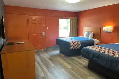 Photo 5 - Studio 6 Suites Hot Springs, AR