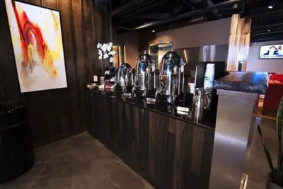 Photo 4 - Warehouse Hotel