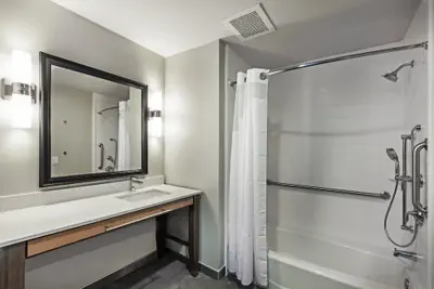 Photo 5 - Holiday Inn Houston NE - Bush Airport Area by IHG