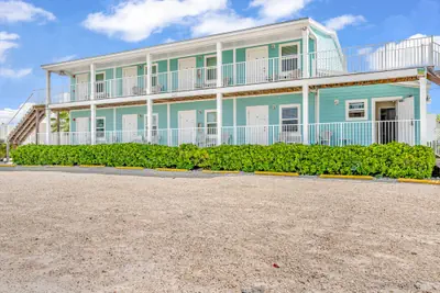 Photo 2 - Bonefish Bay Motel