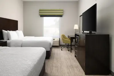 Photo 4 - Hampton Inn Fairmont