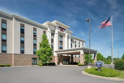 Photo 2 - Hampton Inn Fairmont