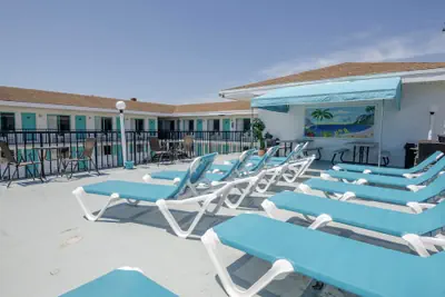 Photo 2 - Surf Comber Motel