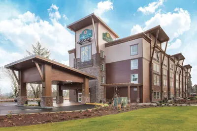 Photo 2 - La Quinta Inn & Suites by Wyndham Tumwater - Olympia