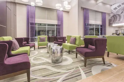 Photo 3 - La Quinta Inn & Suites by Wyndham Tumwater - Olympia