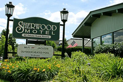 Photo 2 - Sherwood Motel