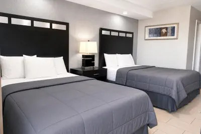 Photo 4 - Paradise Inn
