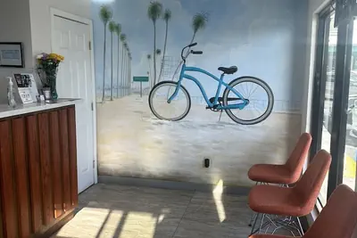 Photo 5 - Super 8 by Wyndham Oceanside Downtown