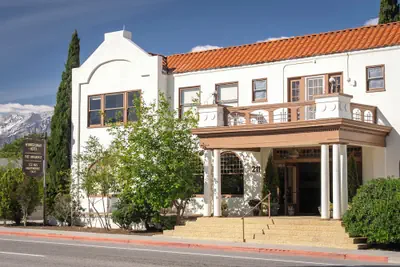 Photo 2 - Winnedumah Hotel
