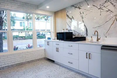 Photo 5 - Ivory Sands Beach Suites