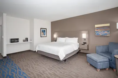 Photo 5 - Holiday Inn Express & Suites Great Bend by IHG