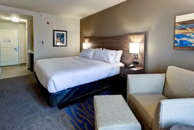 Photo 3 - Holiday Inn Express & Suites Great Bend by IHG