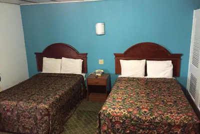 Photo 3 - Mayo Inn