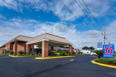 Photo 2 - Motel 6 Montgomery, AL - Coliseum