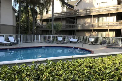 Photo 2 - Doral Suites