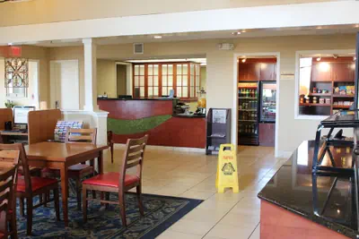 Photo 3 - Doral Suites