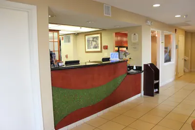 Photo 4 - Doral Suites