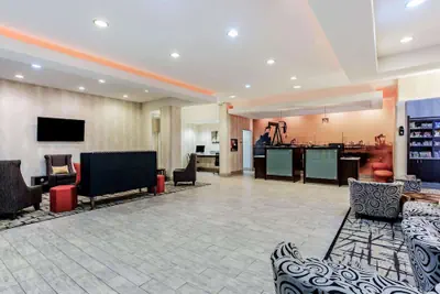 Photo 4 - La Quinta Inn & Suites by Wyndham Andrews