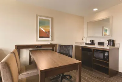 Photo 5 - Embassy Suites by Hilton Akron Canton Airport