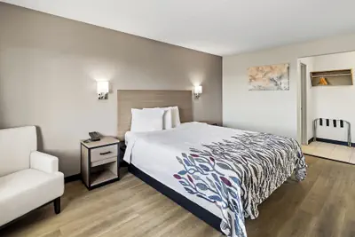 Photo 5 - Red Roof Inn Tucson – Vail